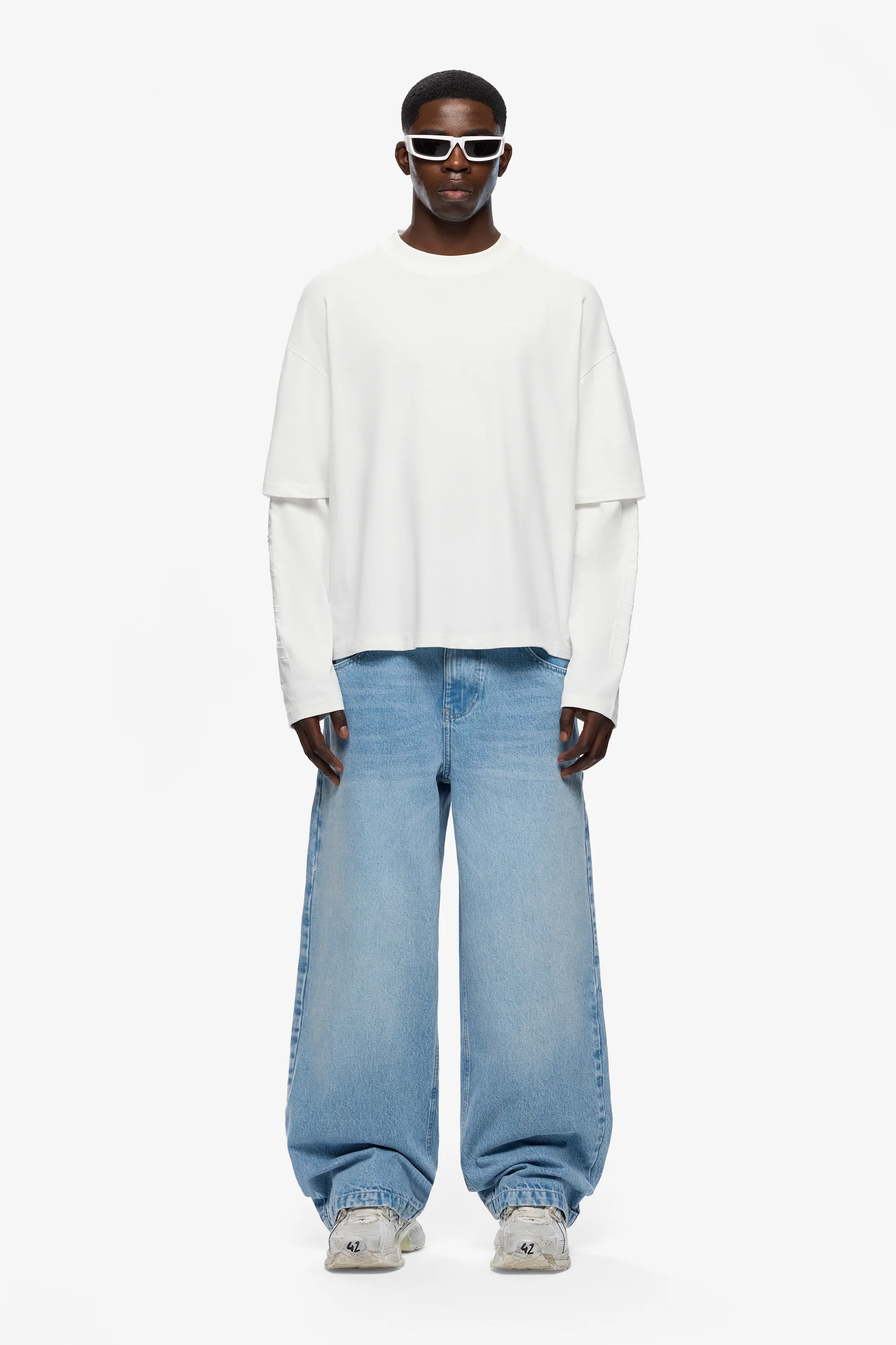 Super Large Denim - Image 4