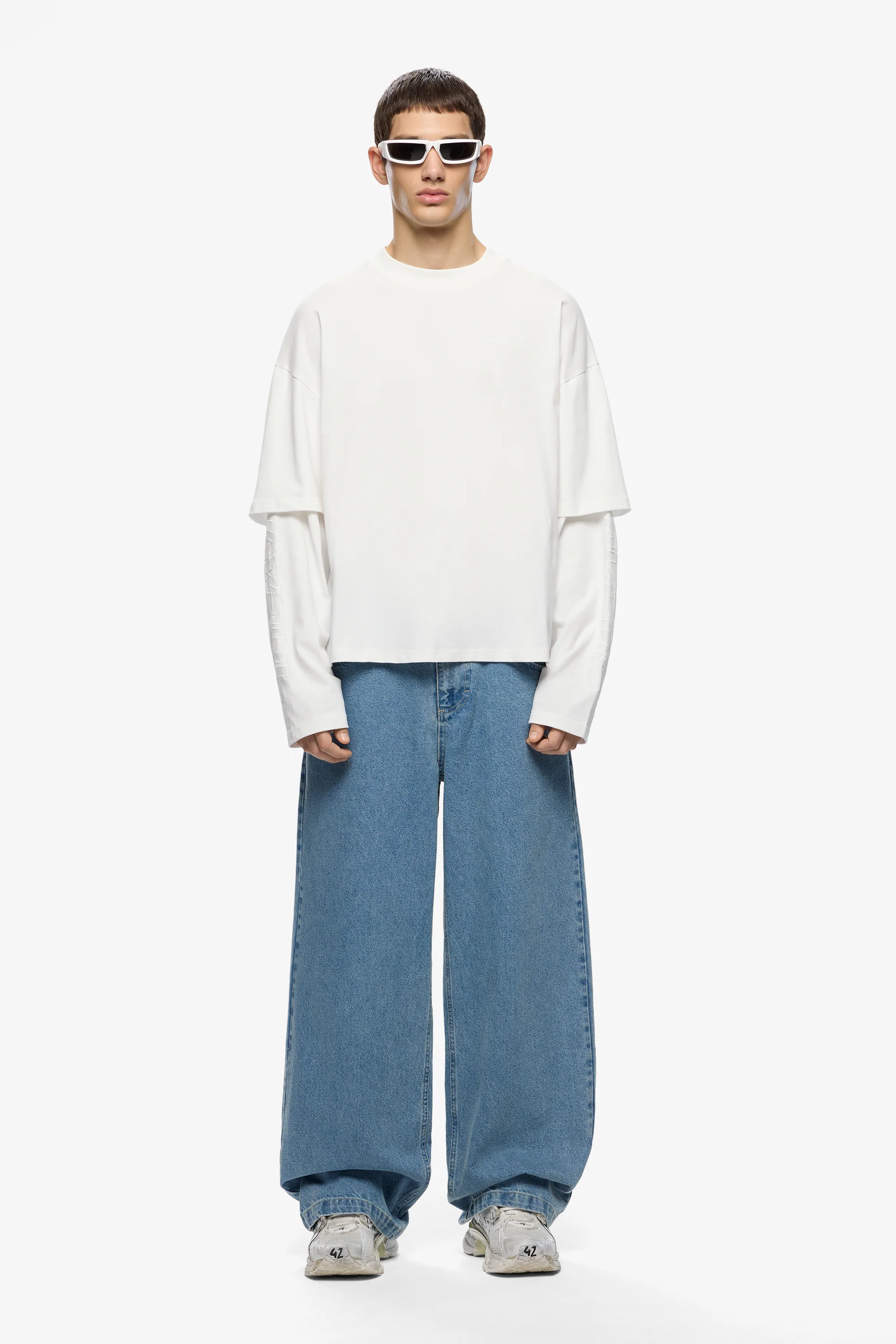Super Large Denim - Image 4