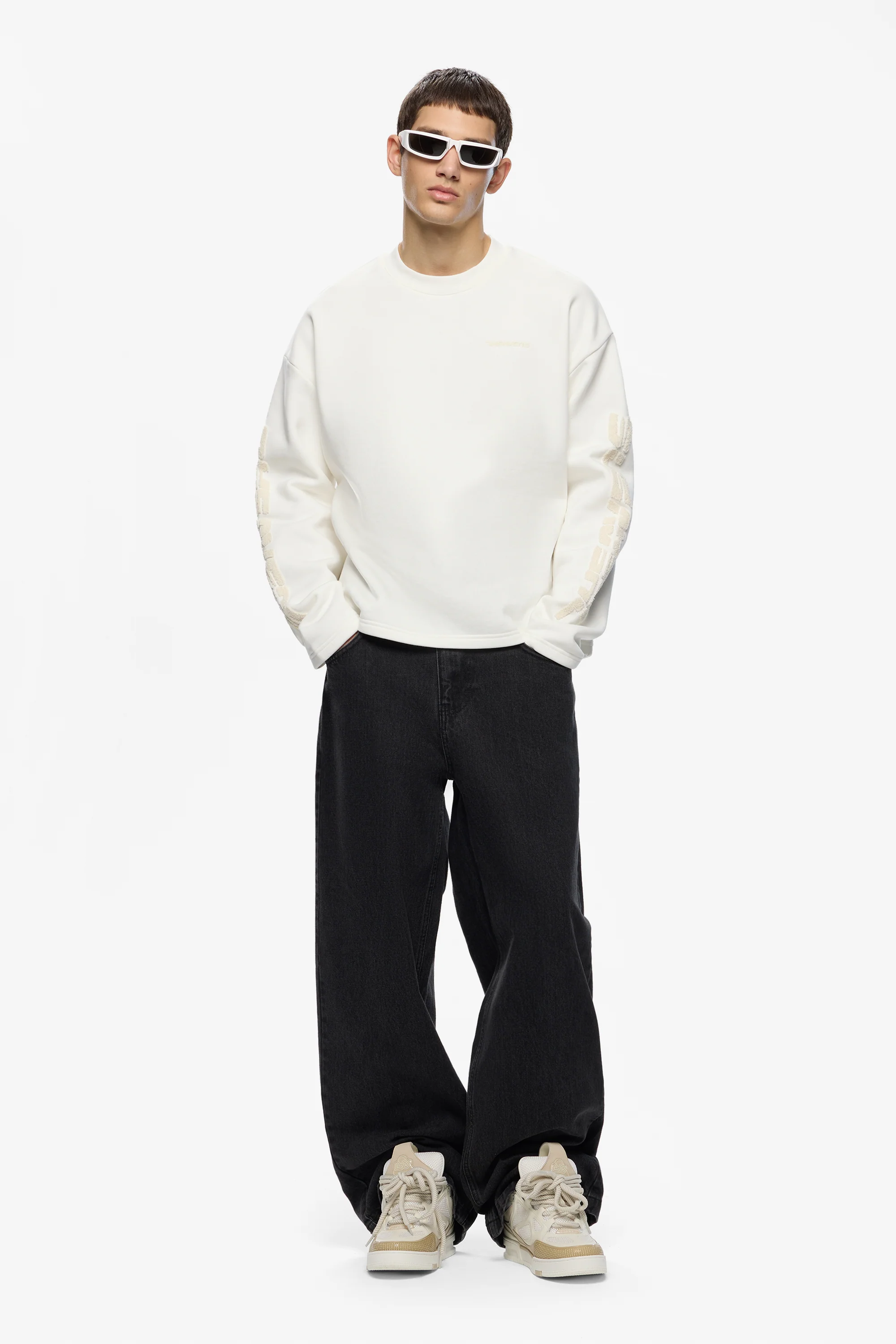 Super Large Denim - Image 5